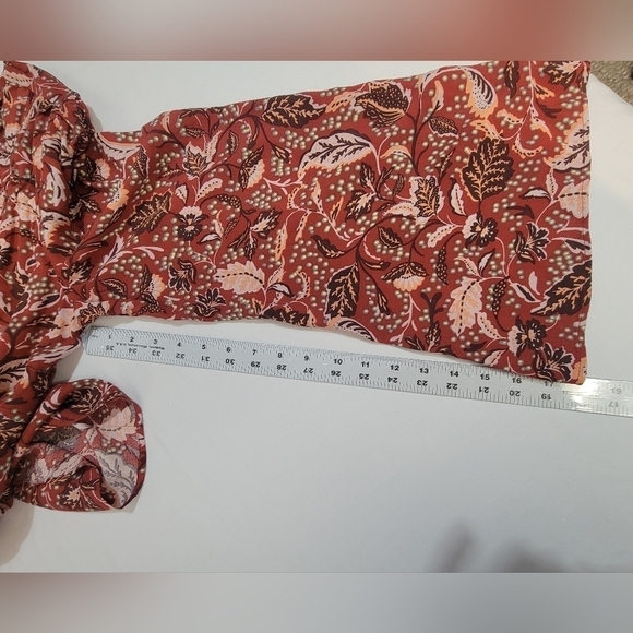 Jessica Simpson Mother Nature Wimens Size Large Long Bell Sleeve Leaf Print Top - Picture 2 of 12